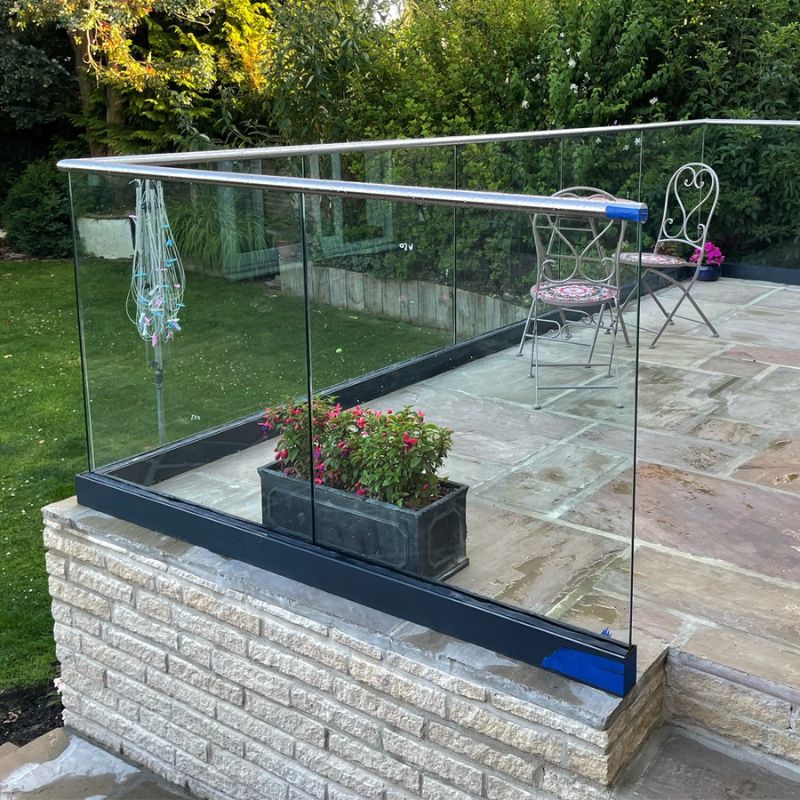 glass railing deck contractor