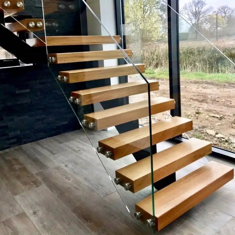 glass-railing-installation-richmond-hill
