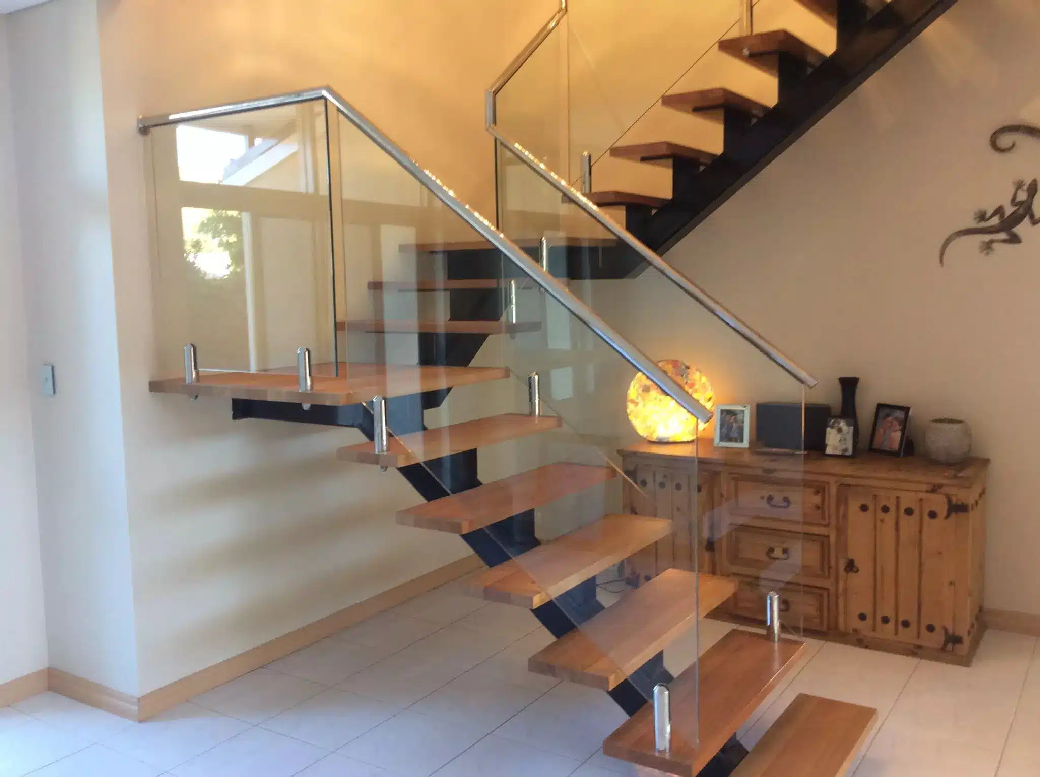 interior-glass-railing-oakville