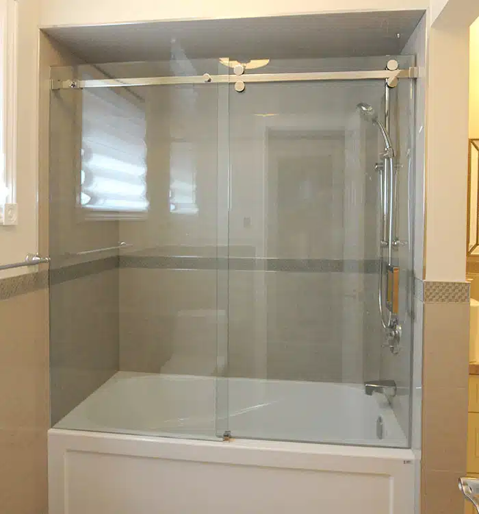 Tub-Slider shower glass door