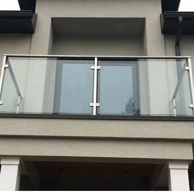 Glass railings in Toronto