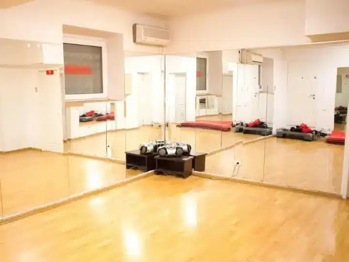 studio-mirror