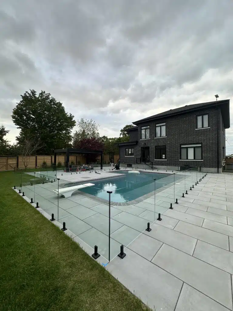 glass-pool-enclosure